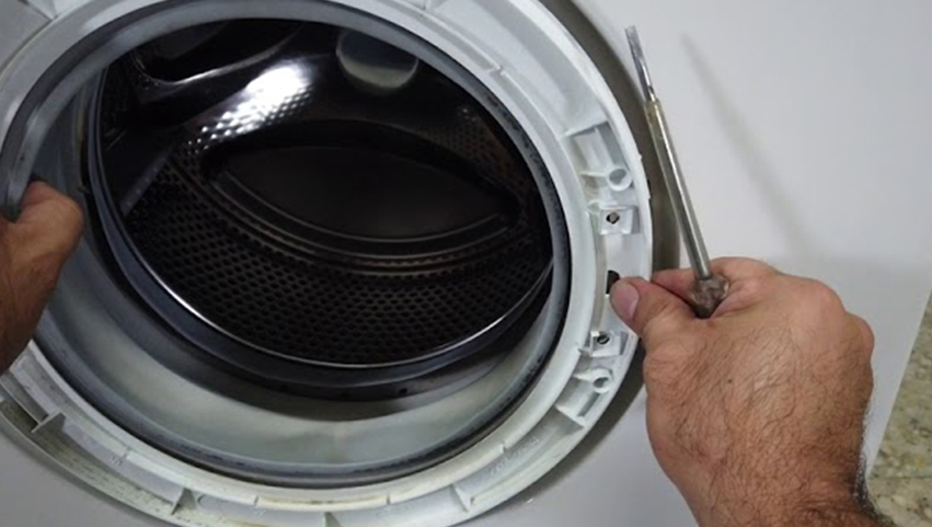 Bosch Çamaşır Makinesi Kapak Lastiği Su Kaçırması: Nedenleri ve Çözüm Yolları